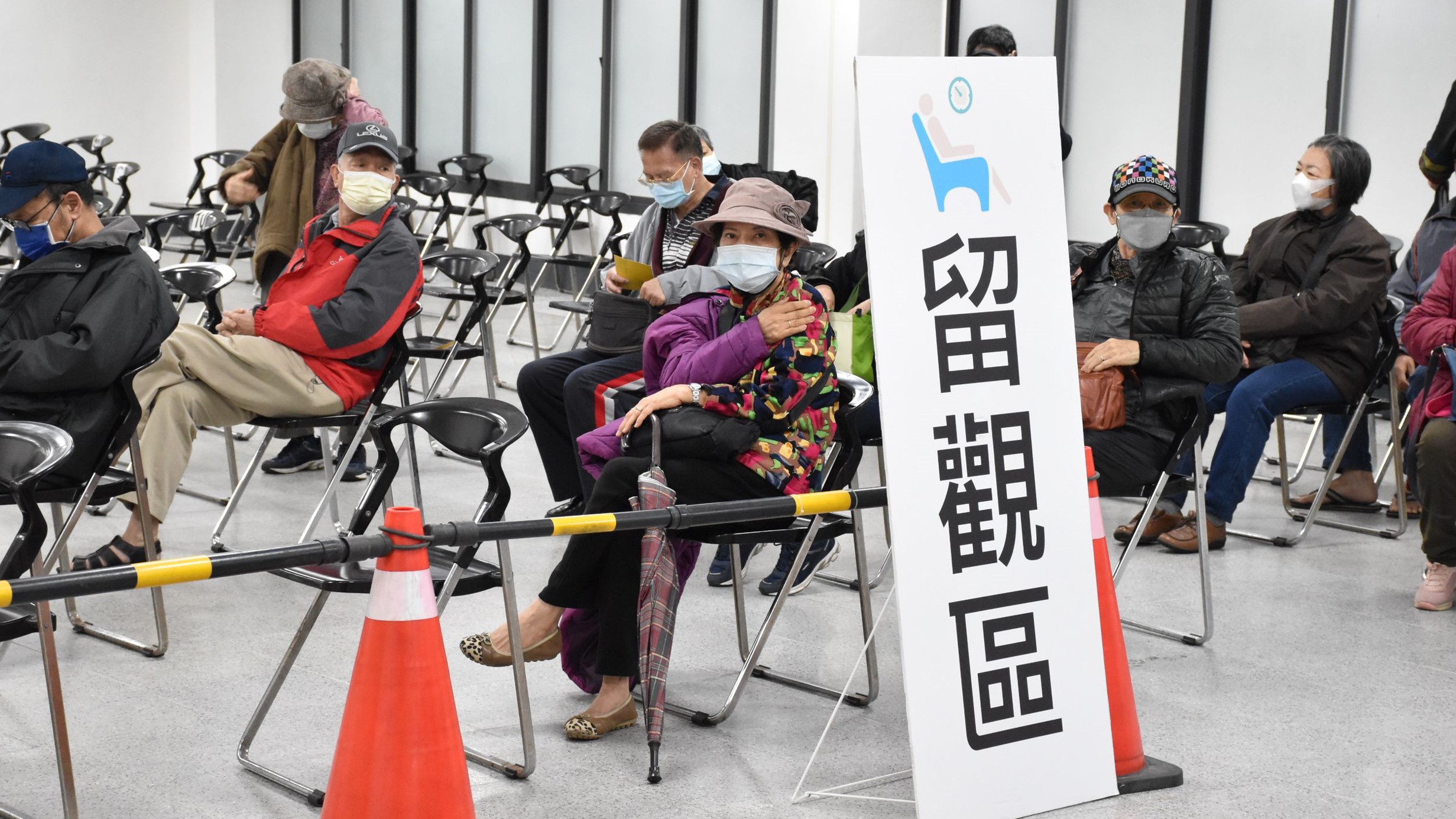 台灣增17宗本地個案　不排除選擇「與病毒共存」