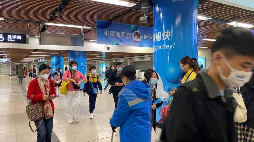 全面通关｜罗湖皇岗等口岸重开　过关市民称终等到复常