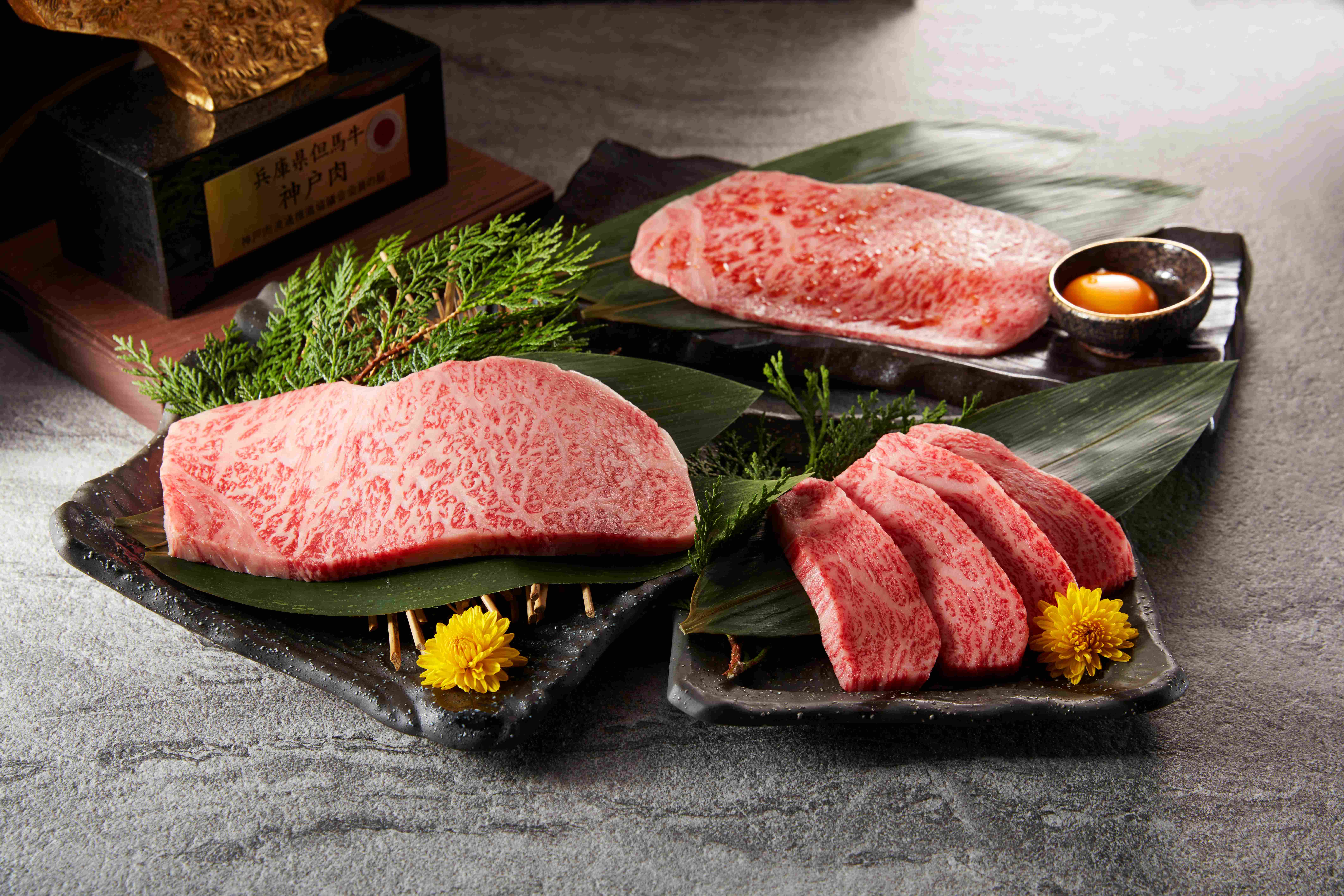 Kobe Striploin (front left), Kobe Yakishabu (back) and Kobe Short Ribs (front right) 神戶牛西冷（前左）、神戶牛薄燒（後）、神戶牛小排（前右）.jpg .jpg