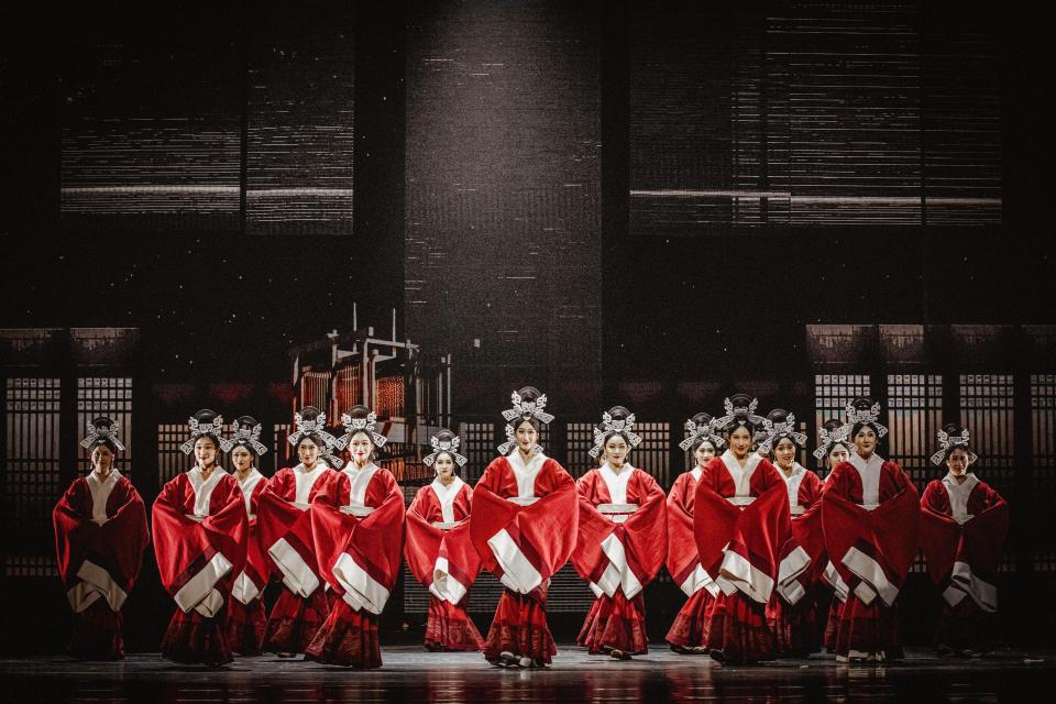 首屆中華文化節開幕節目-五星出東方-6月公演-得獎舞劇靈感源自千年織錦護臂