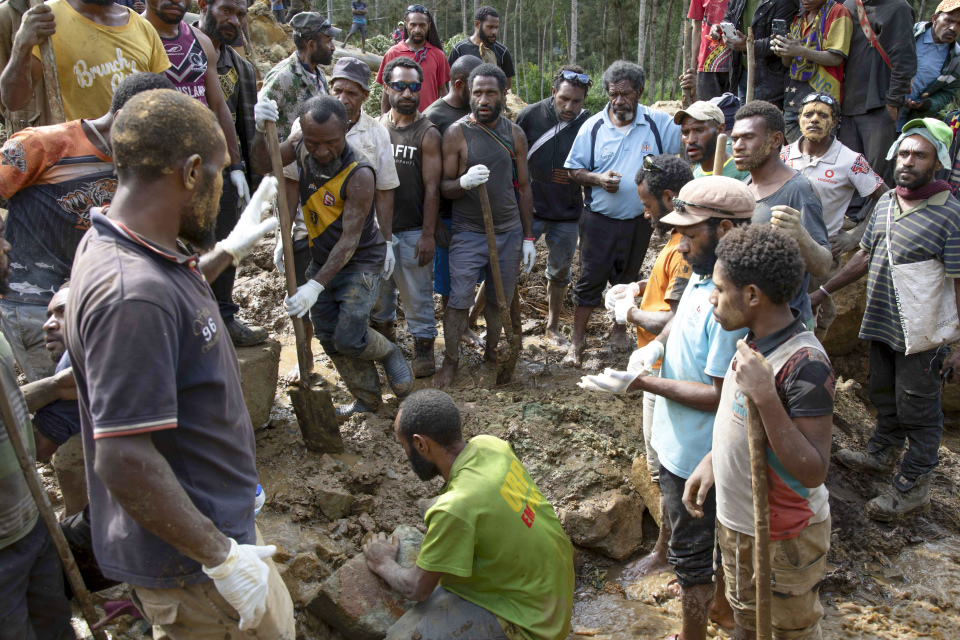 巴布亞新幾內亞總理視察山泥傾瀉災區-515萬美元助生還者恢復生活
