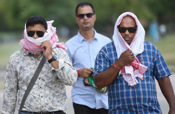 印度選舉最後階段遇高溫天氣-至少33名工作人員中暑死亡
