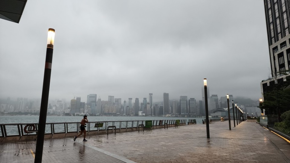 天文台發出黃雨警告-料廣泛地區可能受大雨影響