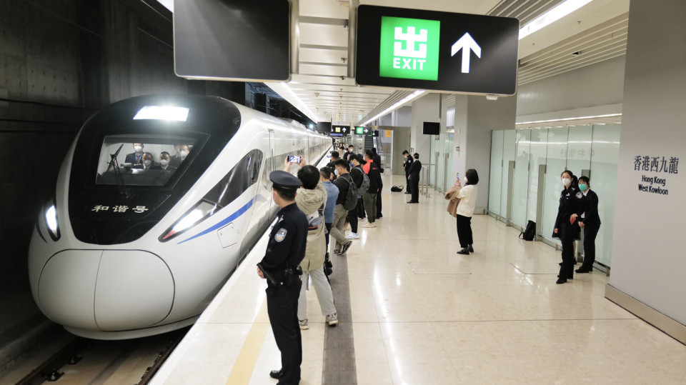 議員指京滬直通車改用高鐵便利商務客--夜發朝至-具競爭力