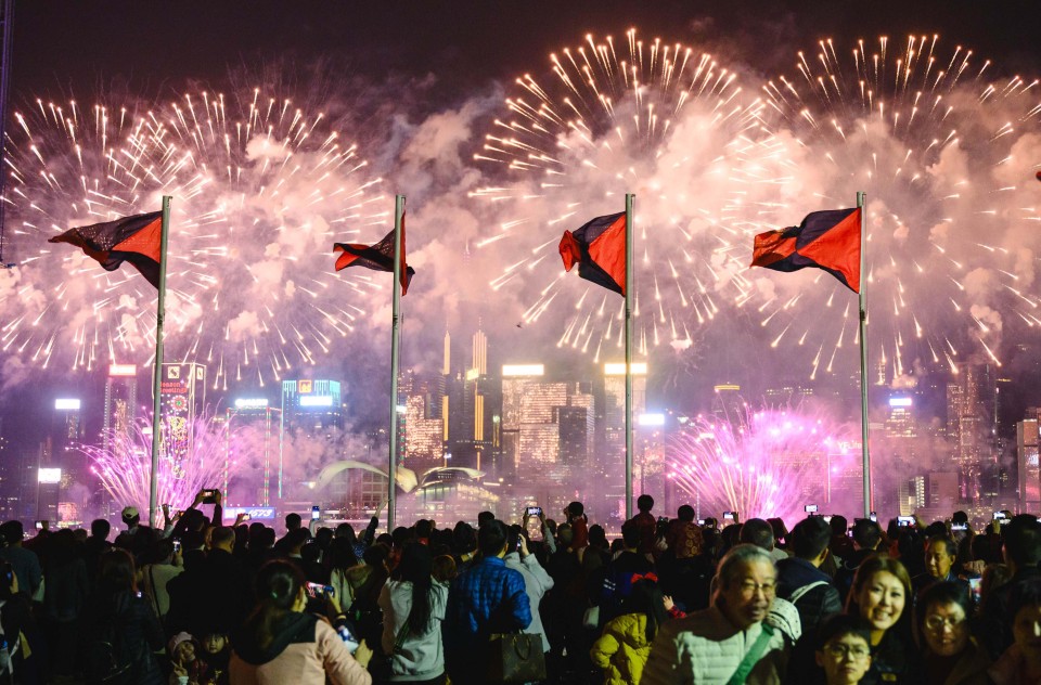 港芭舞躍維港-國慶日晚精彩上演-在海港城看表演賞煙花