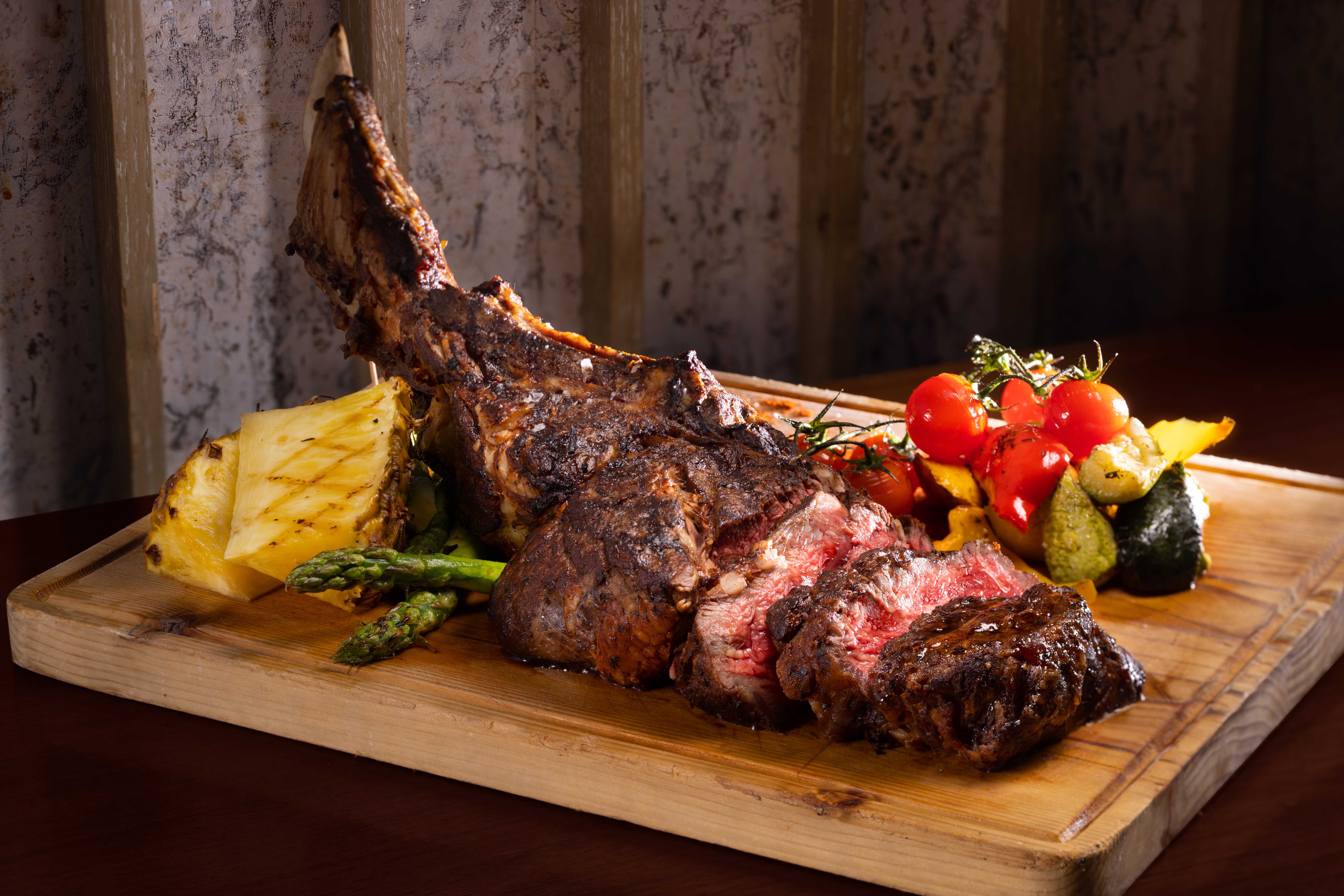 I-O-N Kwun Tong_Grilled Beef Tomahawk.jpg