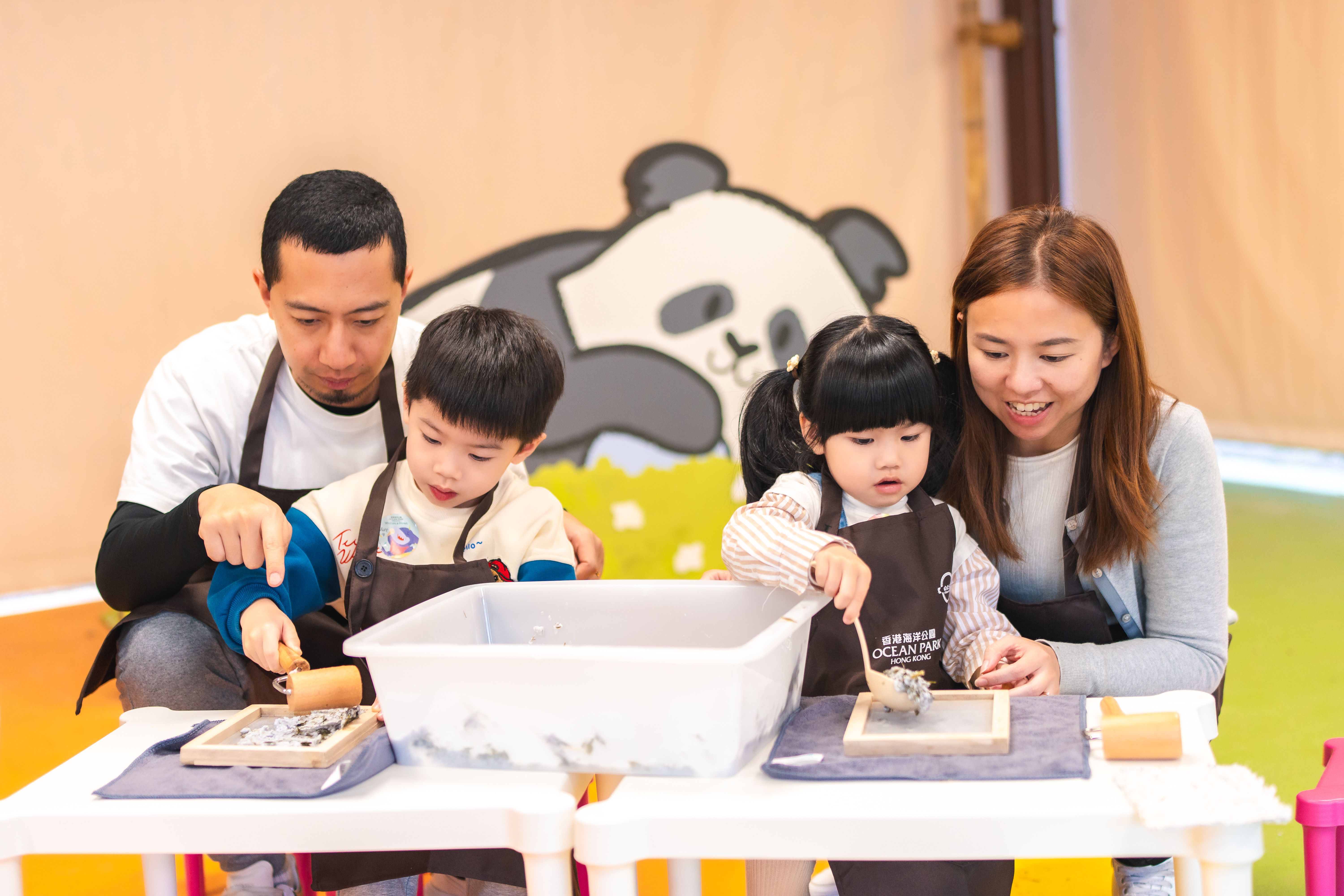 Giant Panda Poo Paper Workshop_02.jpg