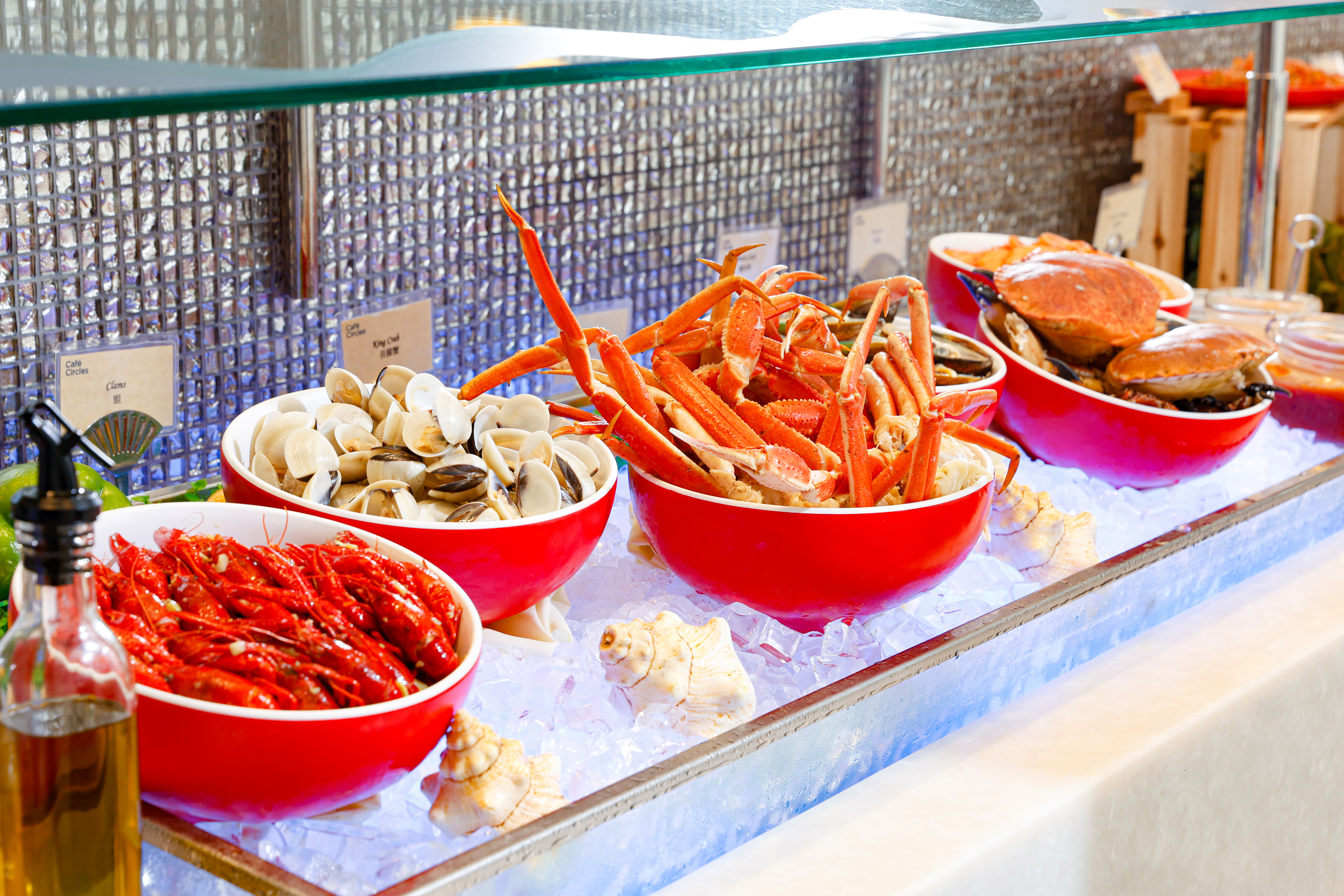 Cafe Circles_Seafood-on-ice.jpg