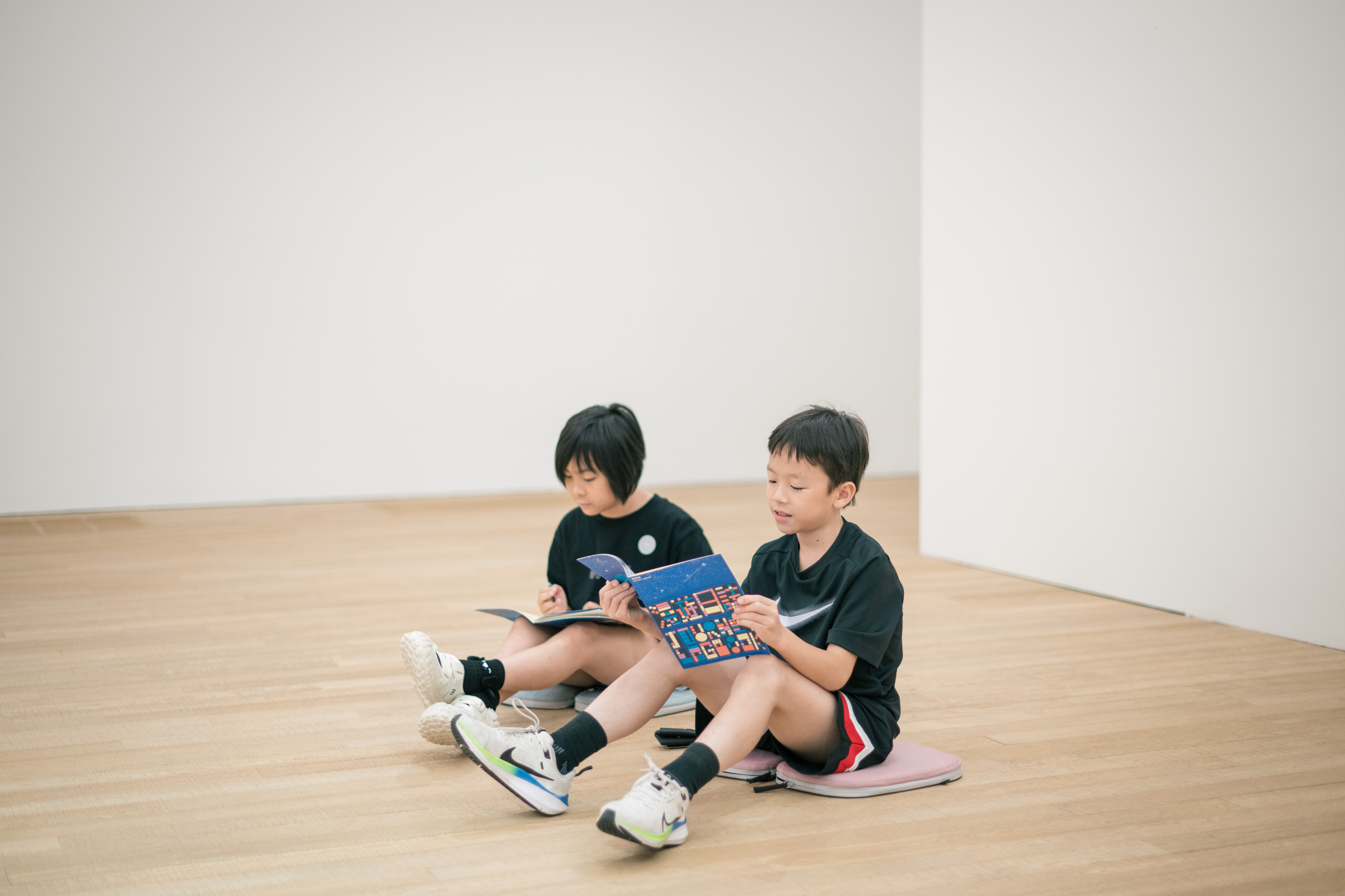 02b_Family Art Tour at Tai Kwun Contemporary_4.jpg
