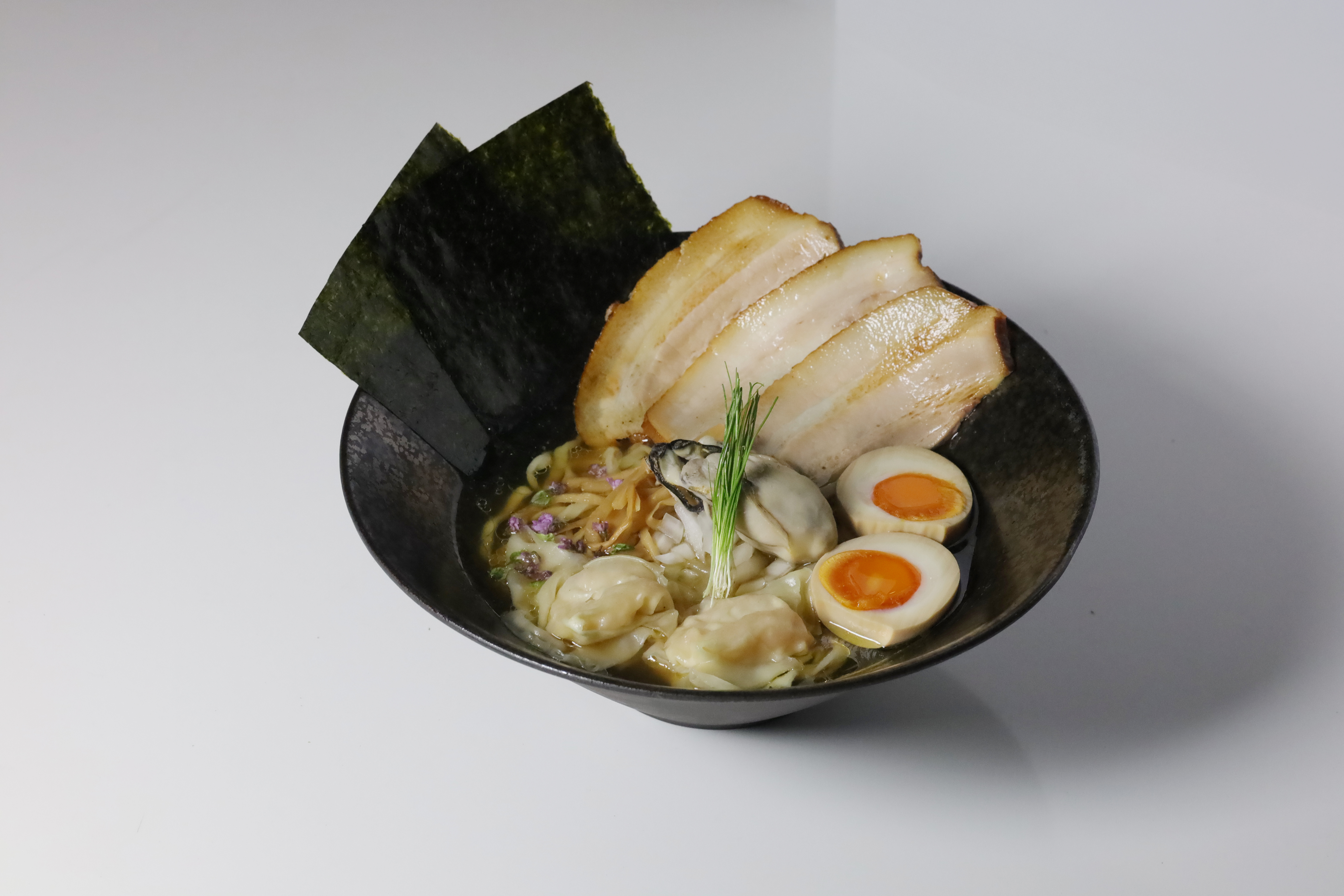 NEW 特製牡蠣清湯「ikasu」($188).jpg