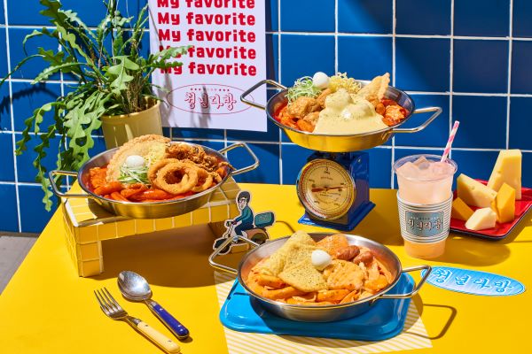 YDB Tteobokki pot Group Shot 2.jpg YDB Tteobokki pot Group Shot 2.jpg