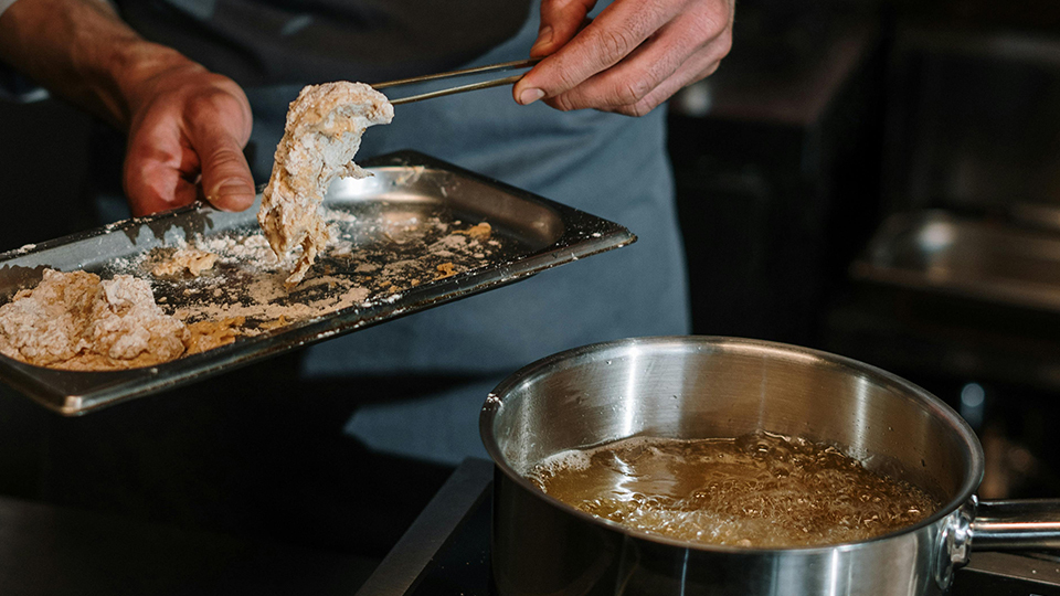 FR2.jpg 身心有營飲食法則-男子戒吃油炸食物令內臟逆齡20歲-解構4大身體影響-氣炸會否較健康
