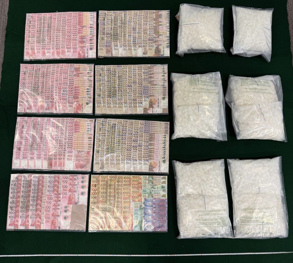 海關檢獲約900萬氯胺酮及42萬元港幣現金拘捕2名男子