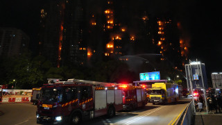 宏福苑五級火--消防處料最快中午攻上大樓天台--已出動超過1200名消防及救護員