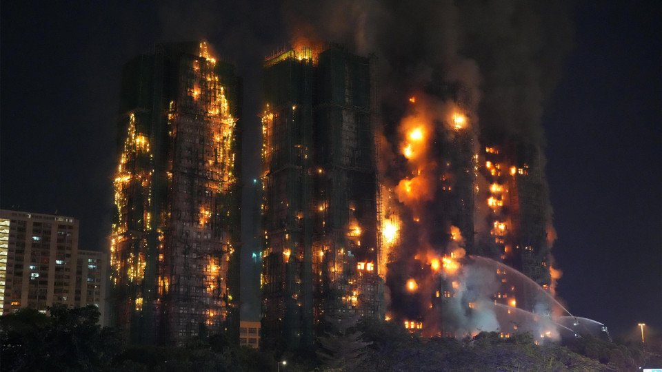 大埔宏福苑大火增至44死-工程公司三名負責人涉誤殺被捕