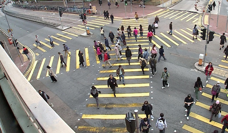 運輸署擬下半年起分批擴-對角行人過路處--料行人過馬路時間可節省3成