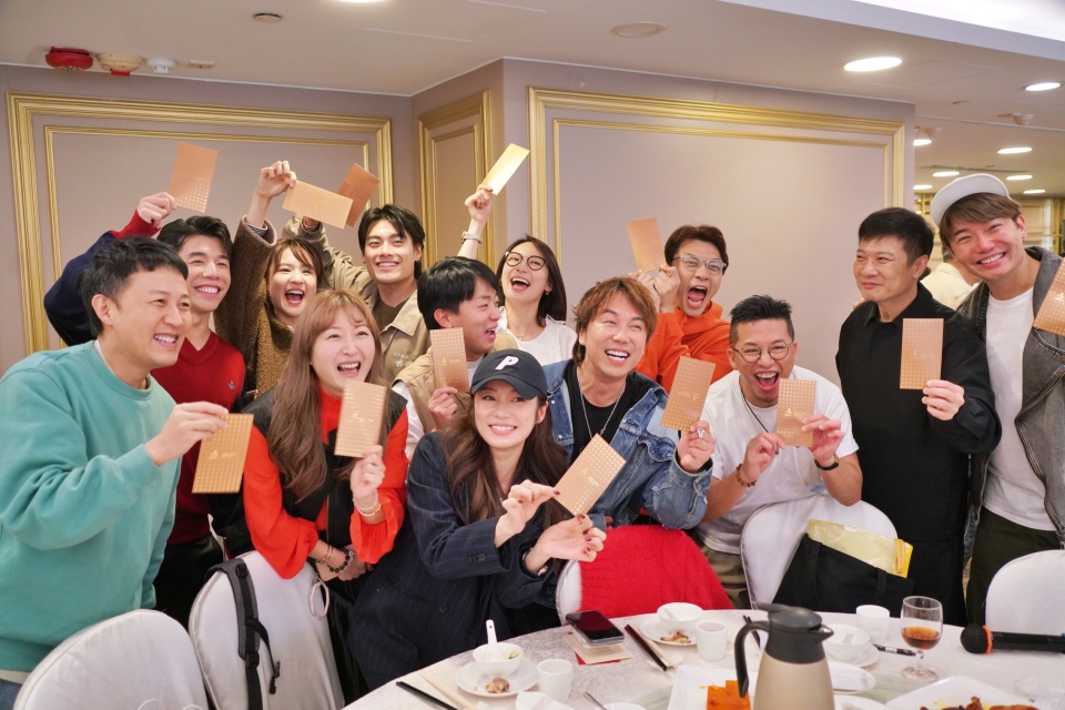 古天樂現身演協春茗大派利是-劉江演藝貢獻獲表揚