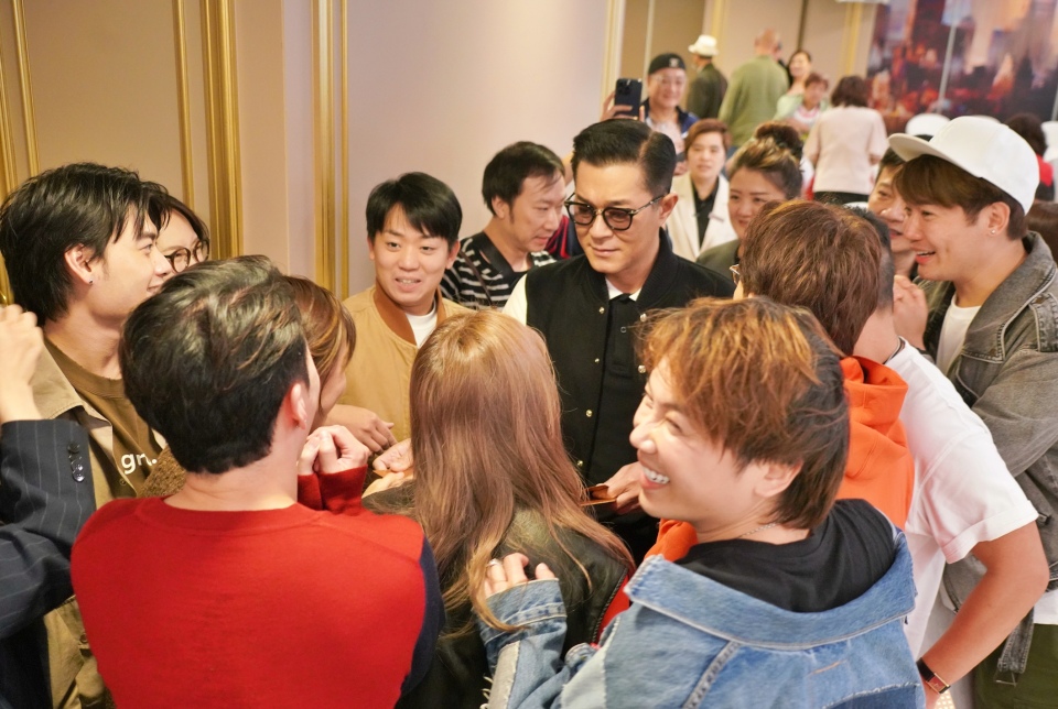 古天樂現身演協春茗大派利是-劉江演藝貢獻獲表揚