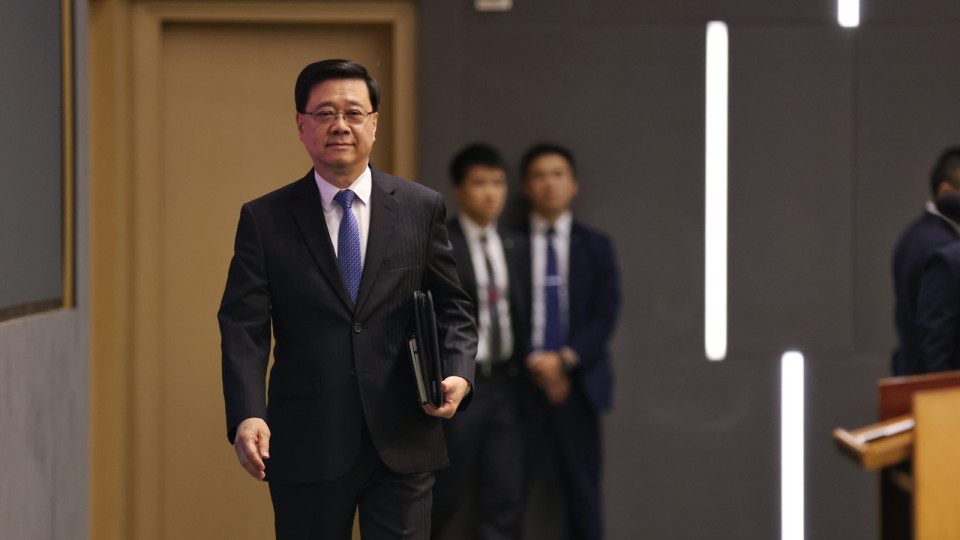 全國兩會-李家超明赴北京-準備列席全國人大會議開幕會