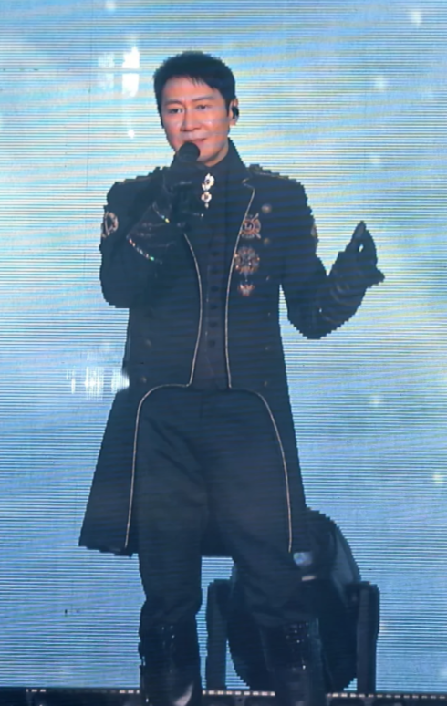 黎明一連10場紅館演唱會開鑼-張學友送花籃祝賀演出成功