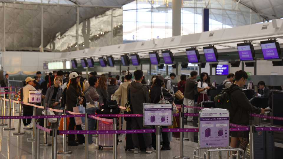 清明復活節長假內地旅遊-極度火爆--高鐵北上一票難求