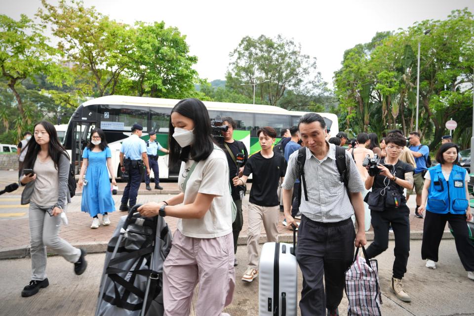 宏仁42年居民與舊居-永別--宏昌住戶歎家中-燒成灰