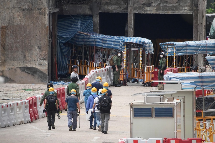 有片-宏道閣20年居民帶環保袋擬執拾小量物品-稱無想過道別