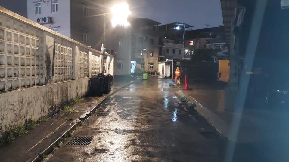渠務署昨晚共接獲5宗水浸個案-派出逾110隊緊急應變隊伍完成處理