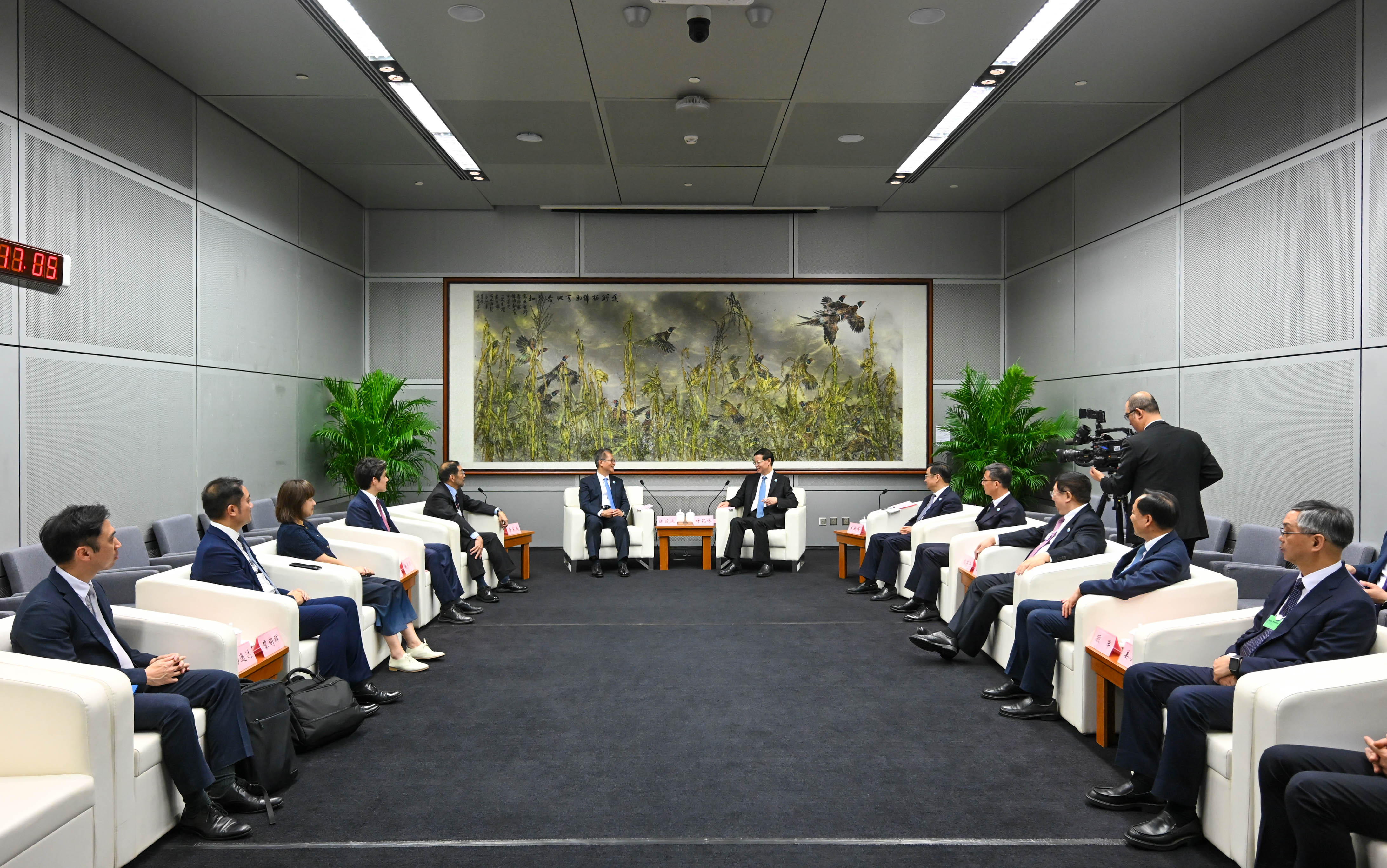 陳茂波-將鞏固香港國際金融中心地位-積極推動金融科技創新