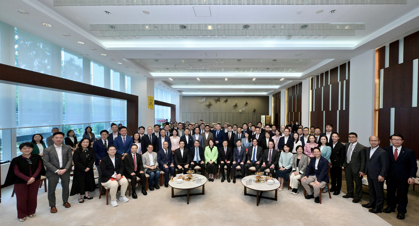 李家超-對談交流會增進與議員了解-建立行政立法共識解決市民問題
