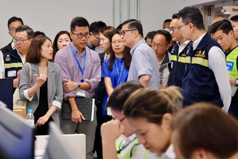 新皇崗口岸-鄧炳強-兩次測試整體暢順-將加強指示及改善交匯處排隊安排