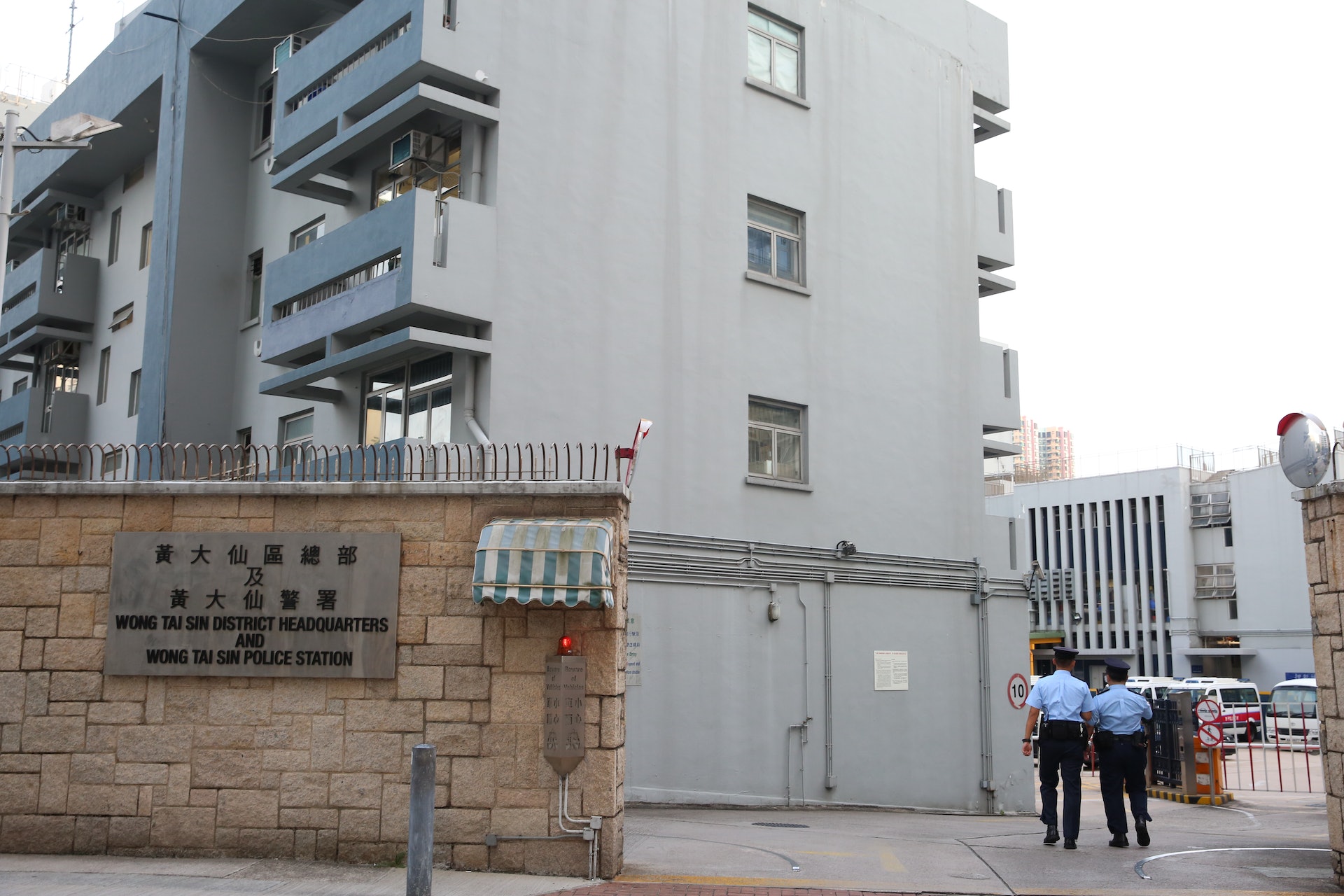 59歲男誤信假冒銀行職員誘騙買綠債-2年被騙7400萬