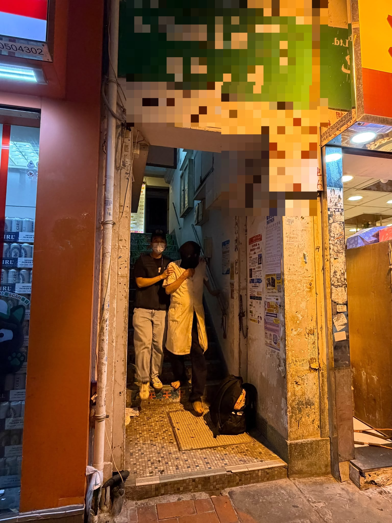 海關搗破以中醫診所掩飾私煙零售點-檢獲10萬支懷疑私煙拘捕78歲男子