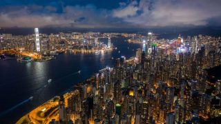 調查-港千萬富翁縮水7000人-八成看淡樓市