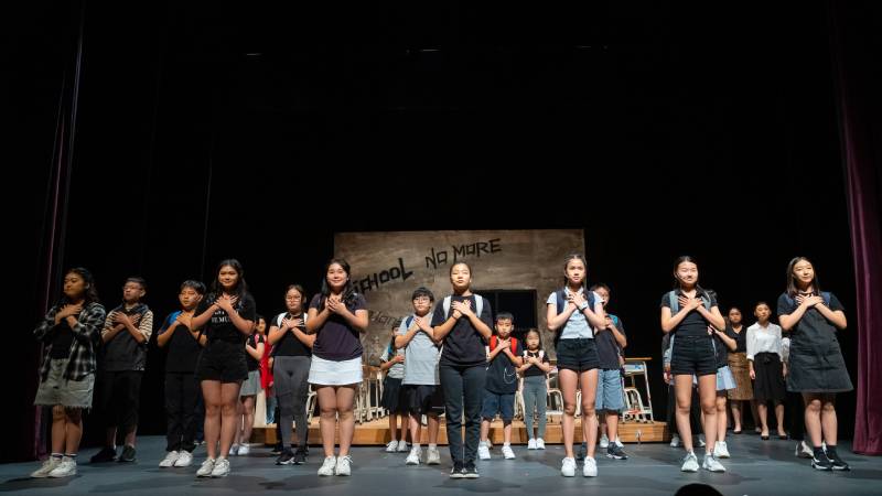傲楹藝術攜低收入家庭兒童創造《音樂奇蹟》：「香港人都可以好得！」
