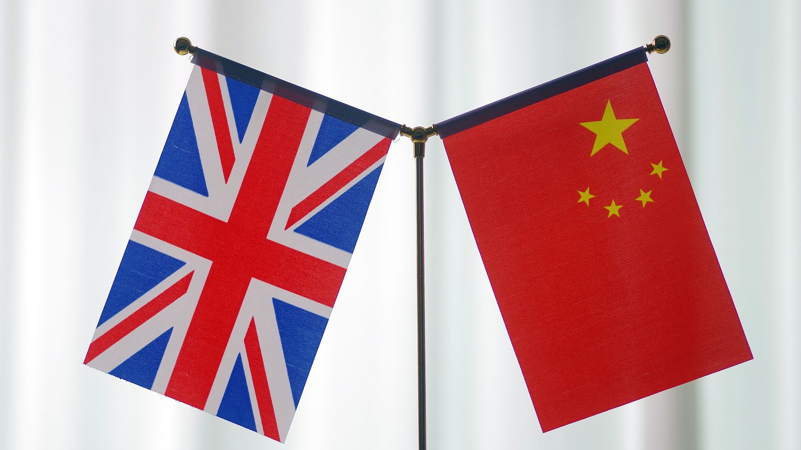 批英方拿撤回法官搞政治操弄　中國駐英使館：強烈不滿和堅決反對