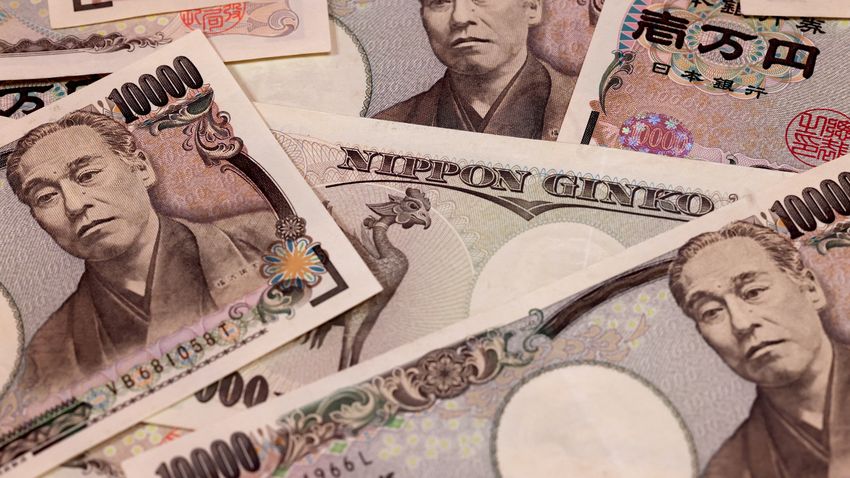 撐日圓-日本上月或售美債-籌資干預匯市-銀彈仍充足