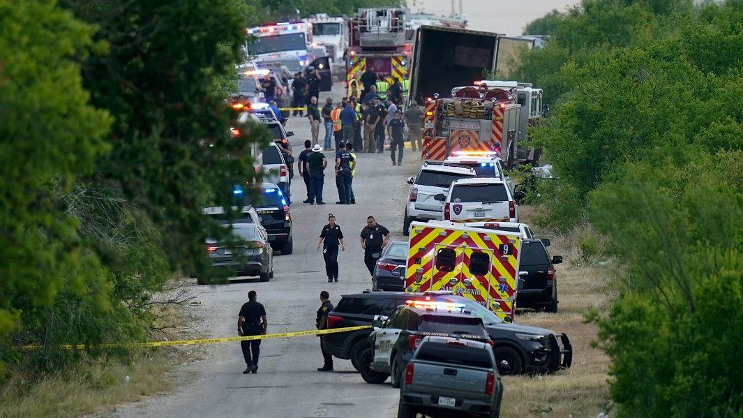 美國德州一貨車驚現46具遺體　疑為非法移民