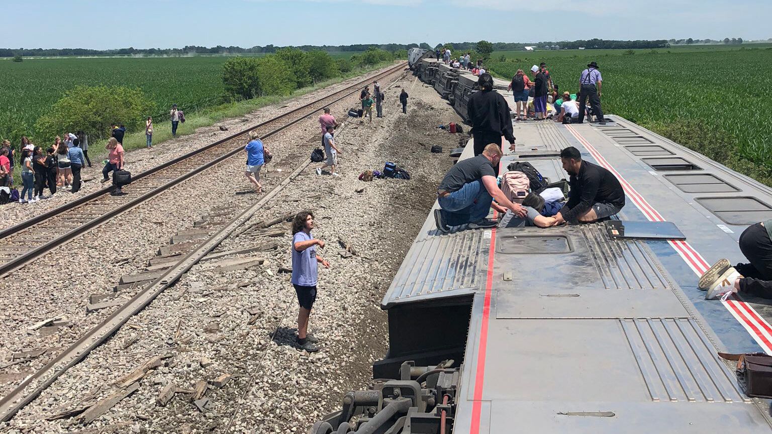 美國密蘇里州火車與卡車相撞後出軌　至少3死50傷