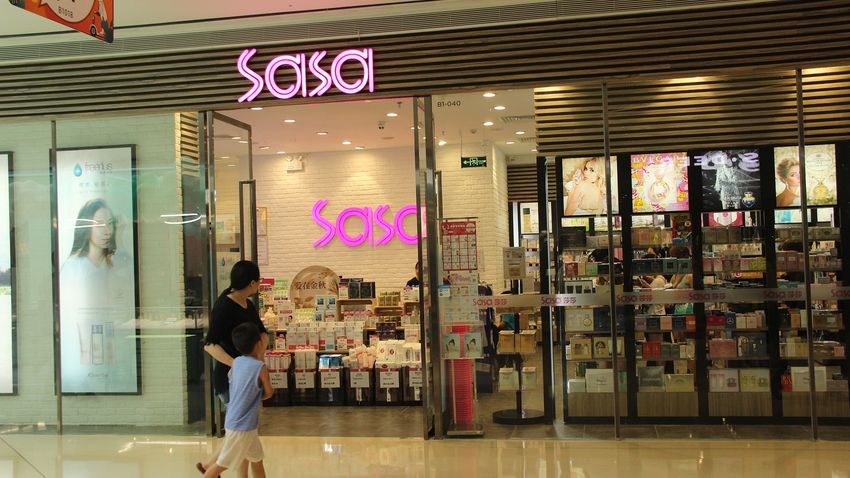 異動股丨莎莎全年多賺近3倍 恢復派未期息每股0.05元