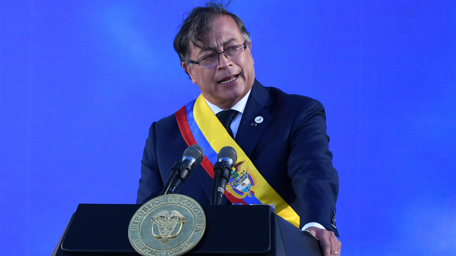哥倫比亞首位左翼總統宣誓就職　佩特羅稱將改革國家保護弱勢社群