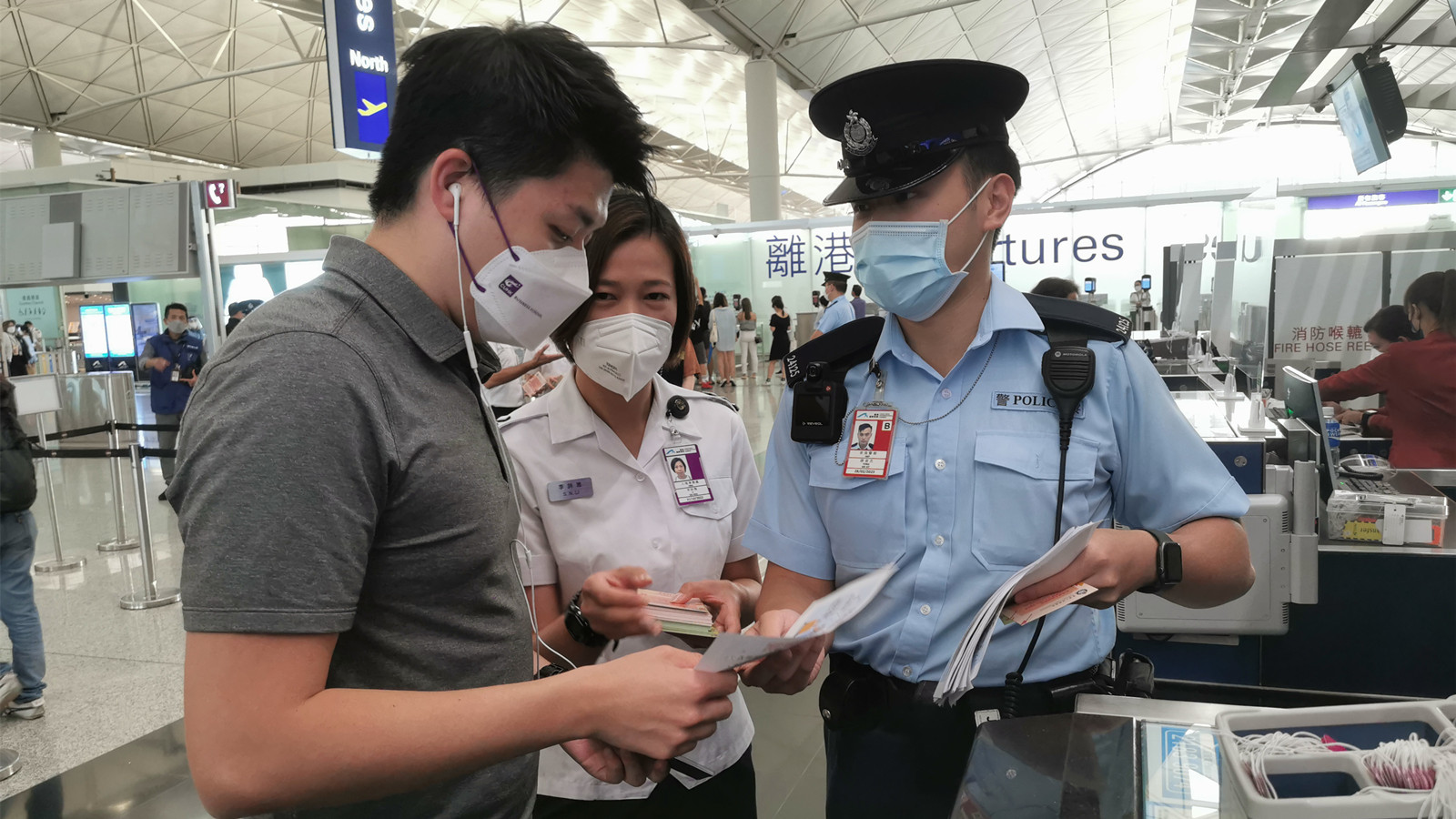 東南亞騙案｜保安局設專案組跟進　今起派員到機場派傳單提醒旅客小心