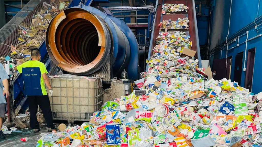 環保署：已就紙包飲品盒回收廠與科技園分歧與雙方聯絡