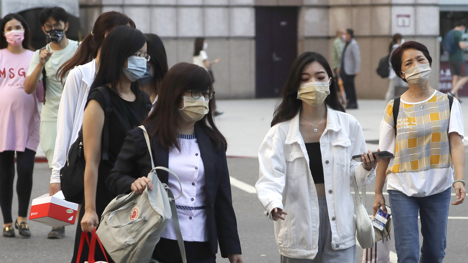 台灣增逾4.4萬宗確診多53死　今起取消入境核酸檢測