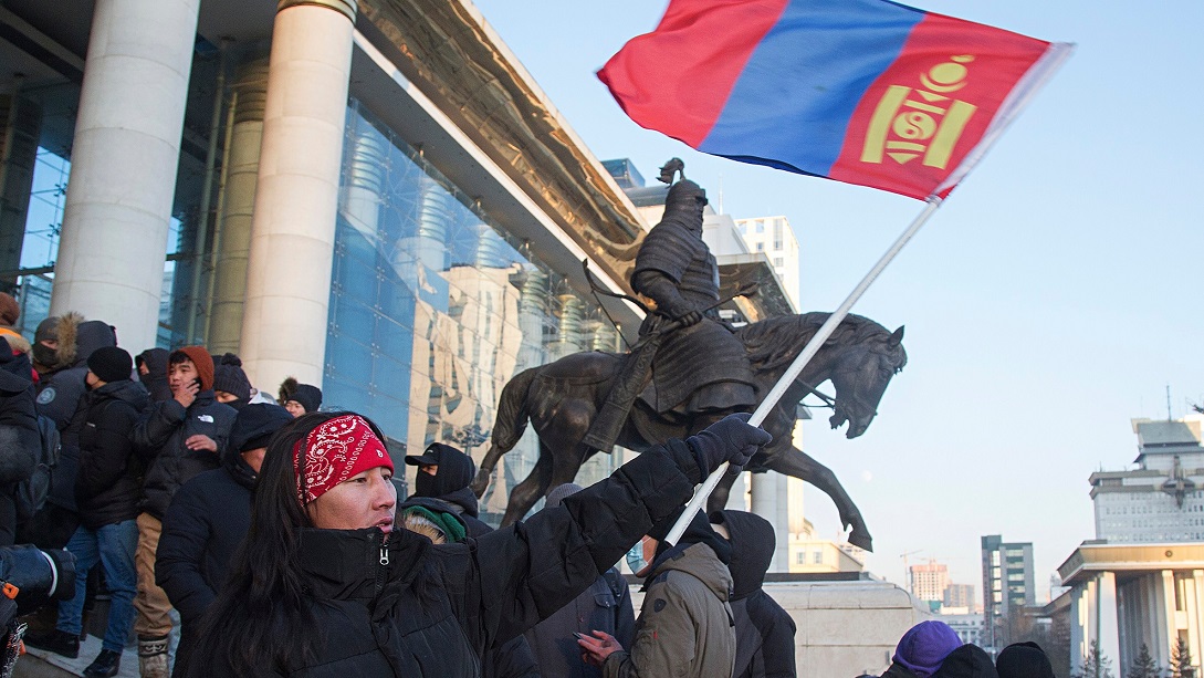 蒙古國烏蘭巴托民眾示威抗議腐敗及通脹　要求解散議會懲處貪官