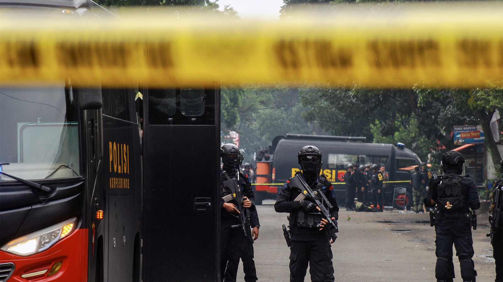 印尼萬隆警署遭自殺式襲擊　最少兩死八傷疑跟刑法修正案有關