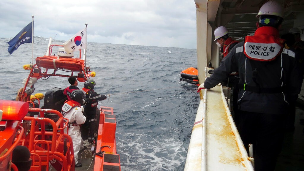 香港貨船沉沒-|-運輸局對造成八死表哀悼　會留意事態發展提供協助