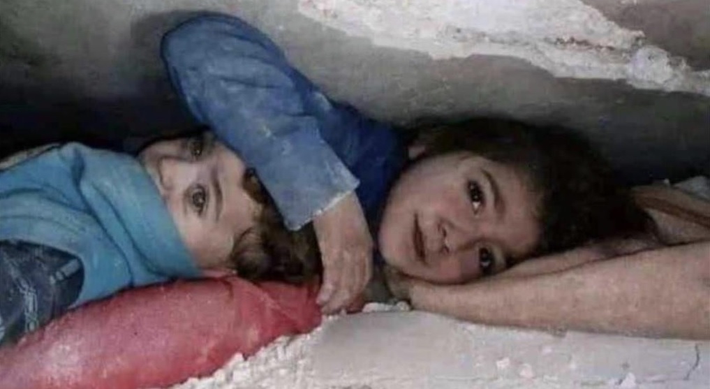 土耳其地震｜兩小童遇強震受困17小時　七歲姐瓦礫下肉身護弟獲救