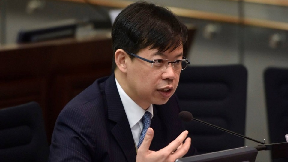 立法會二讀辯論撥款條例草案-議員促不要向基層-開刀