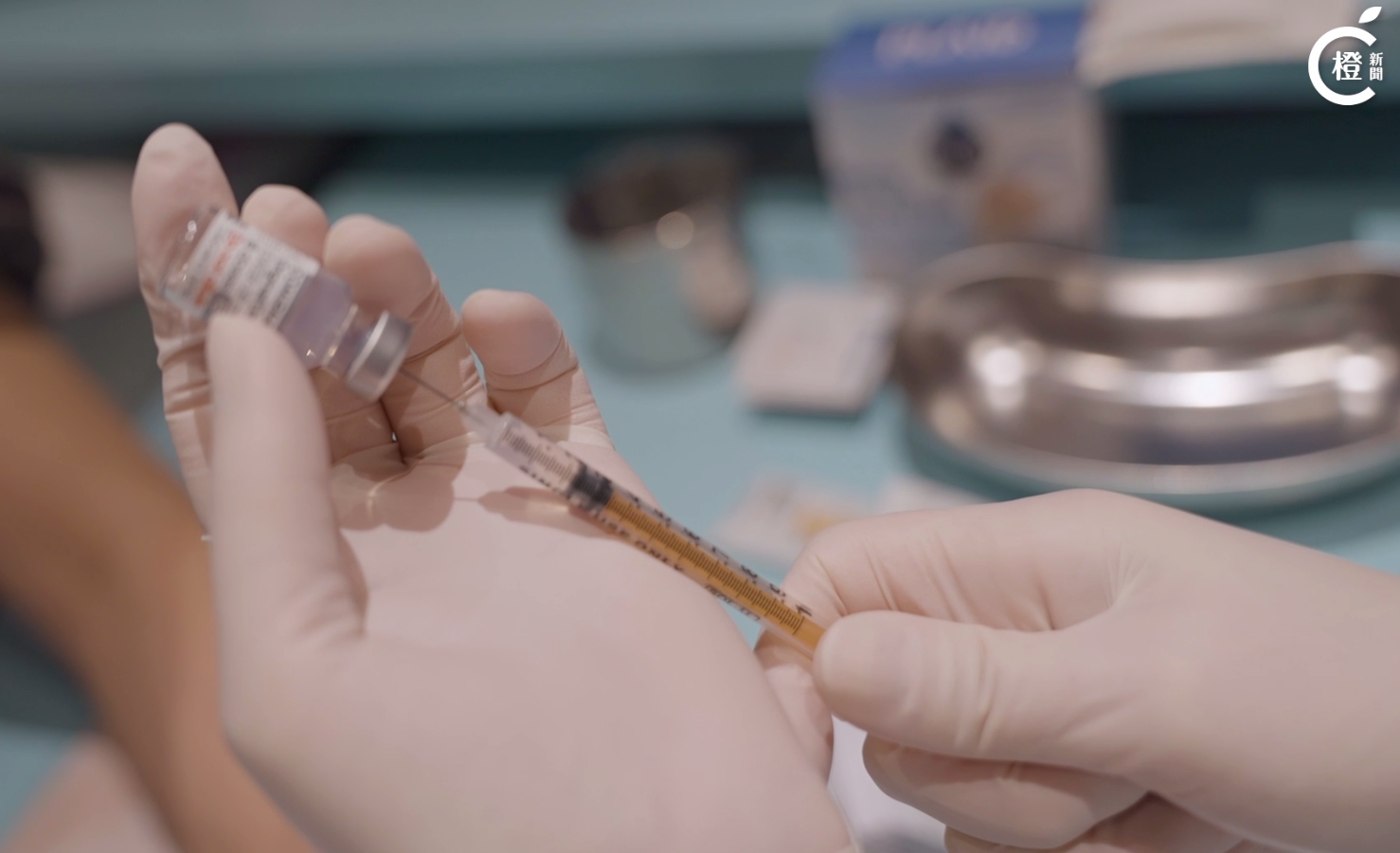 「旅遊+健康行」新趨勢　內地居民踴躍來港接種復必泰二價疫苗
